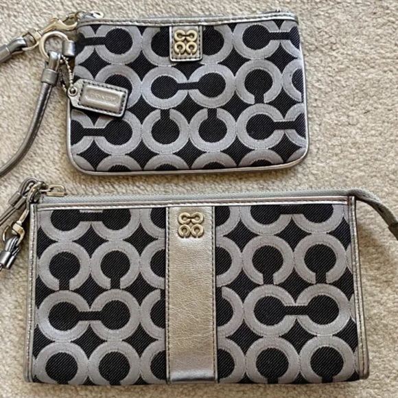 NEW SET OF TWO 2 COACH WRISTLETS WALLETS CLUTCH SILVER BLACK OP ART JULIA NWOT - Picture 2 of 9
